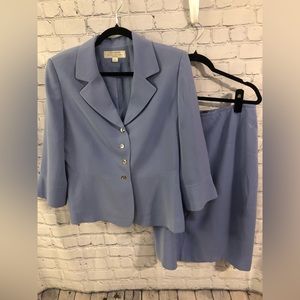 Tahari skirt suit set size 10P